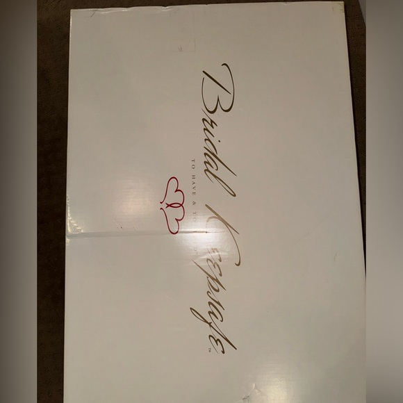 VINTAGE DAVIDS BRIDAL QUINCE Dress IN WHITE - Picture 3 of 7